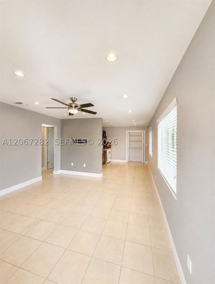 4228 Nw 4th St #0 - Photo 4 of 10