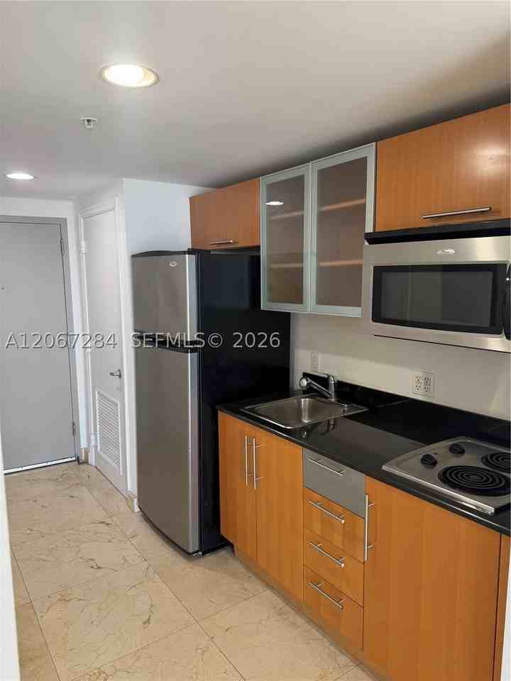 1750 N Bayshore Dr #2308 - Photo 3 of 20