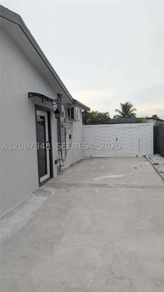 12805 Sw 263rd Ter #1 - Photo 2 of 9