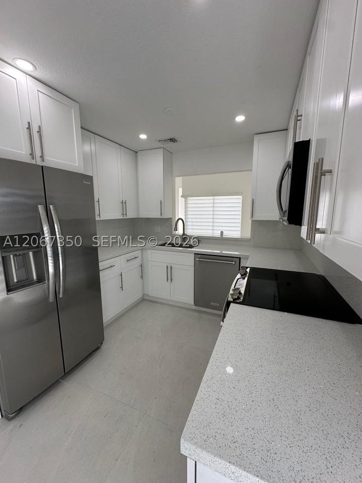 20926 Sw 124th Avenue Rd - Photo 2 of 10