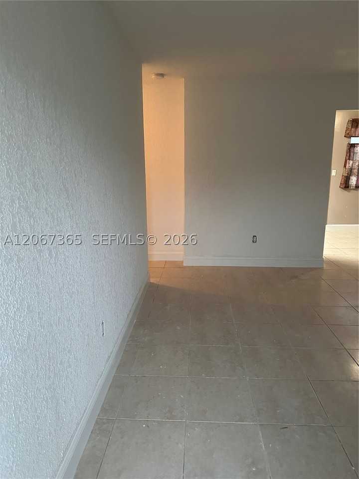 53 Nw 169th St #53 - Photo 4 of 10