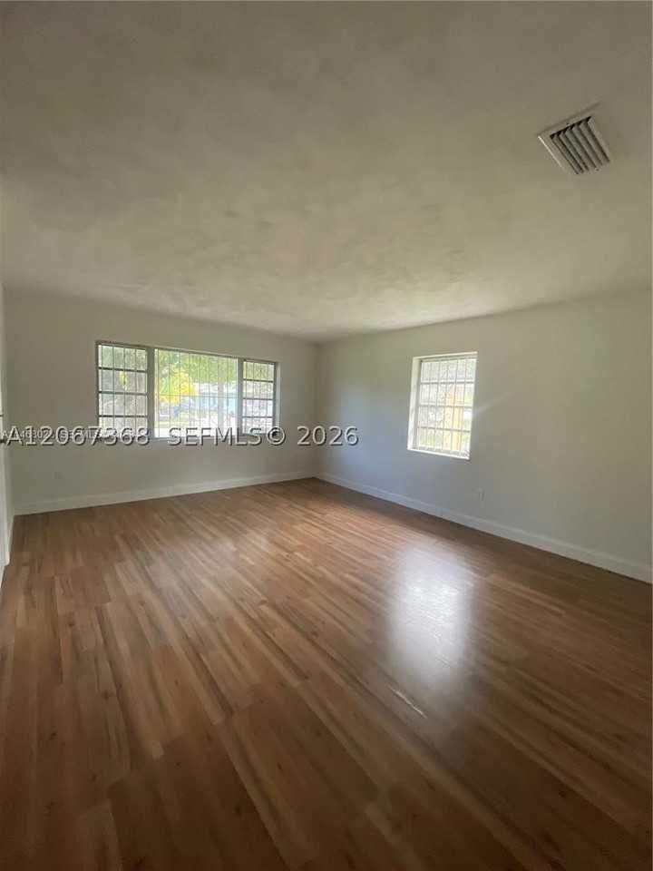1388 Nw 101st St #1388 - Photo 3 of 7
