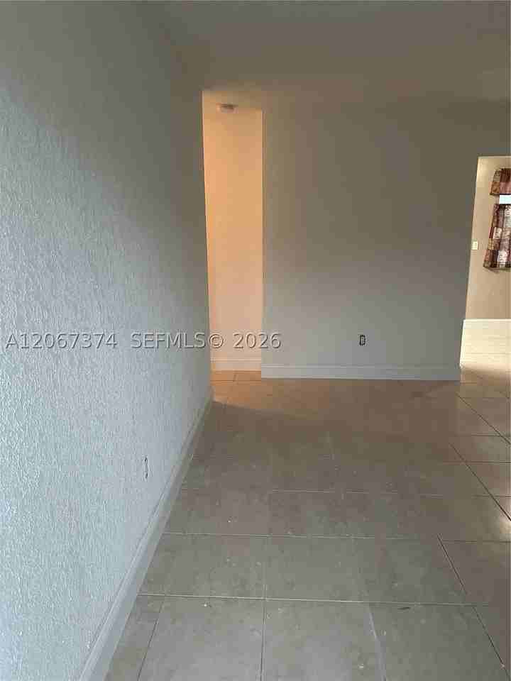 55 Nw 169th St #55 - Photo 4 of 10