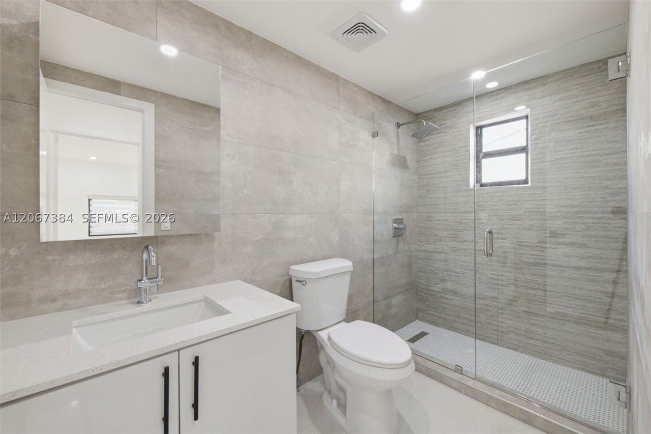 5000 Sw 5th Ter - Photo 7 of 19