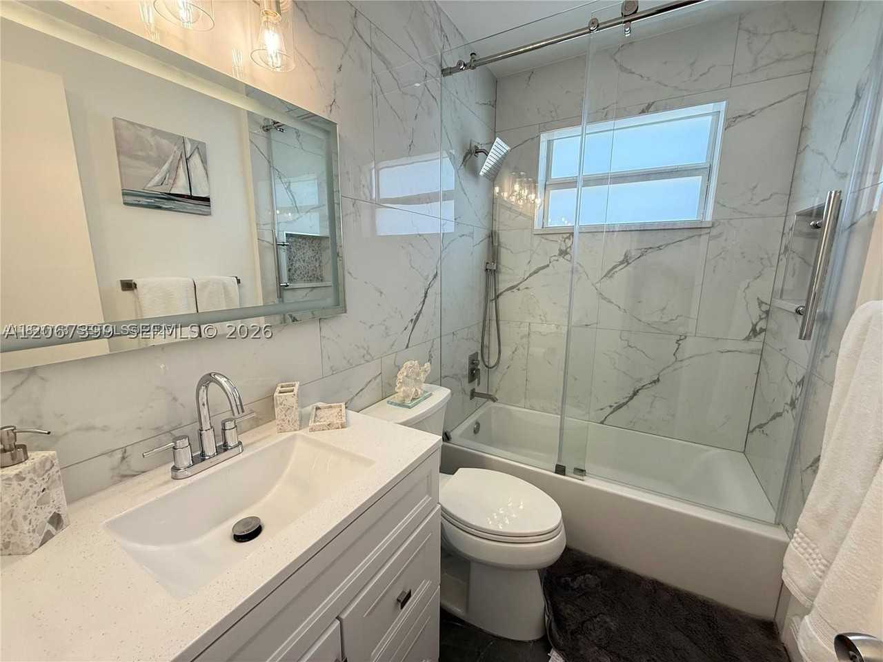 2220 Ne 36th St #1 - Photo 7 of 12