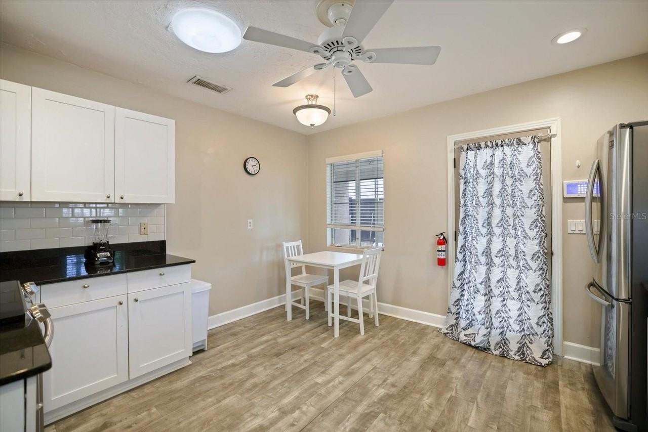 2126 Hyde Park St - Photo 5 of 46
