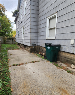 731 N. Sycamore St - Photo 3 of 4