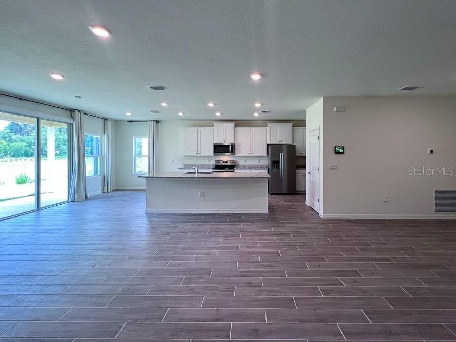 1315 Nw 132nd Cir - Photo 4 of 40