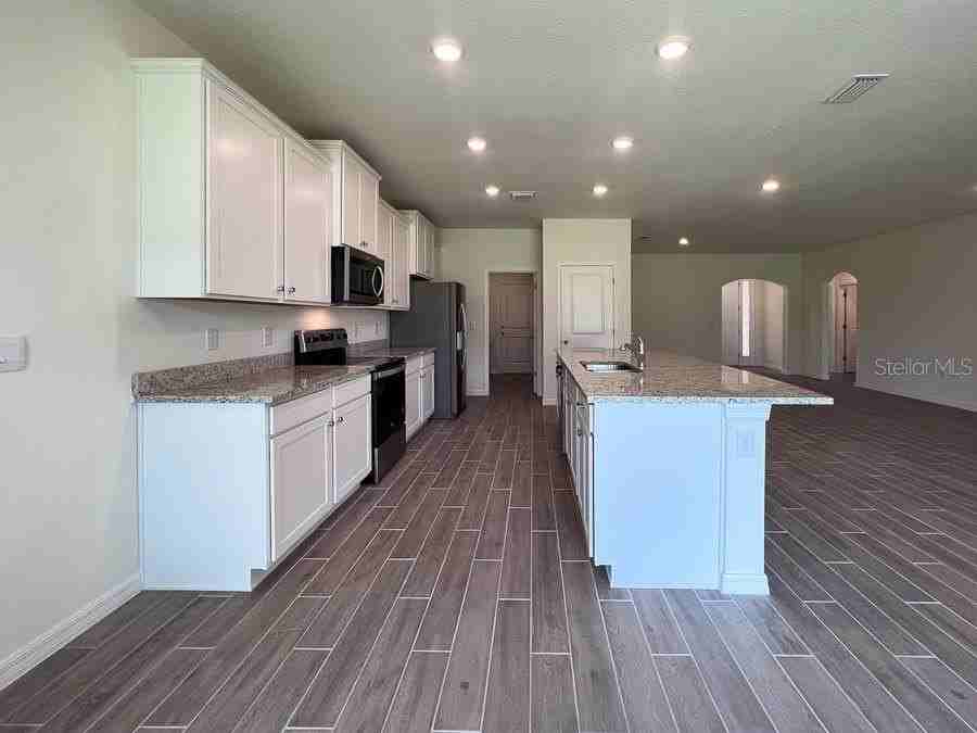 1315 Nw 132nd Cir - Photo 7 of 40