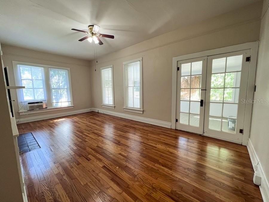 318 Ne 2nd Ave #5 - Photo 3 of 20