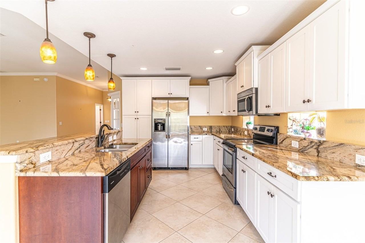 3715 Sebring Pkwy - Photo 2 of 27