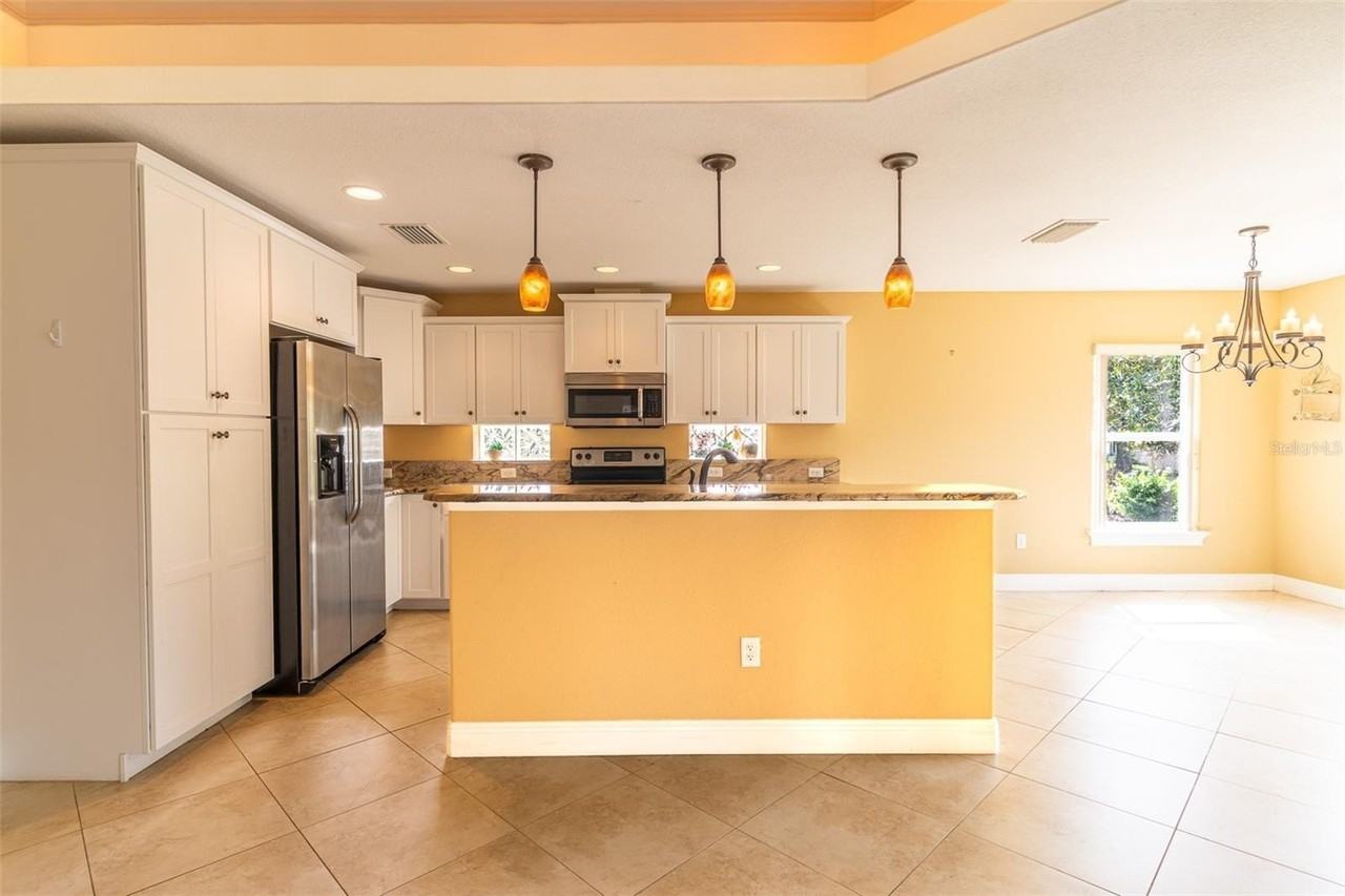 3715 Sebring Pkwy - Photo 4 of 27