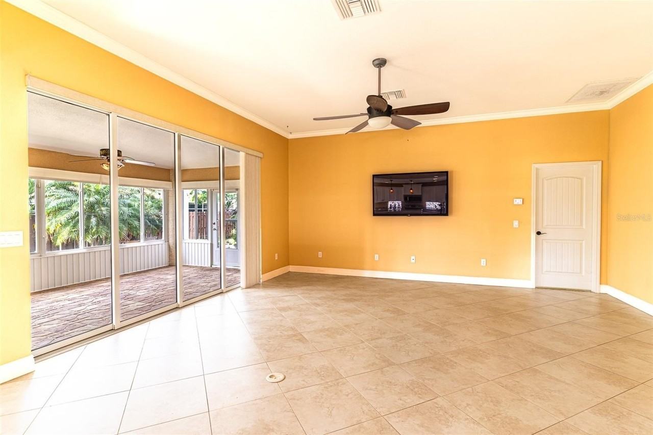 3715 Sebring Pkwy - Photo 6 of 27