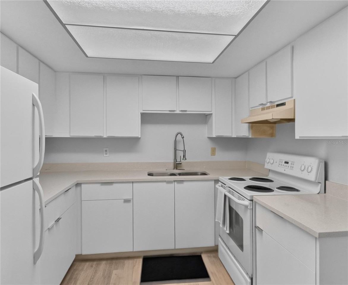 600 Fairways Cir #B - Photo 7 of 21