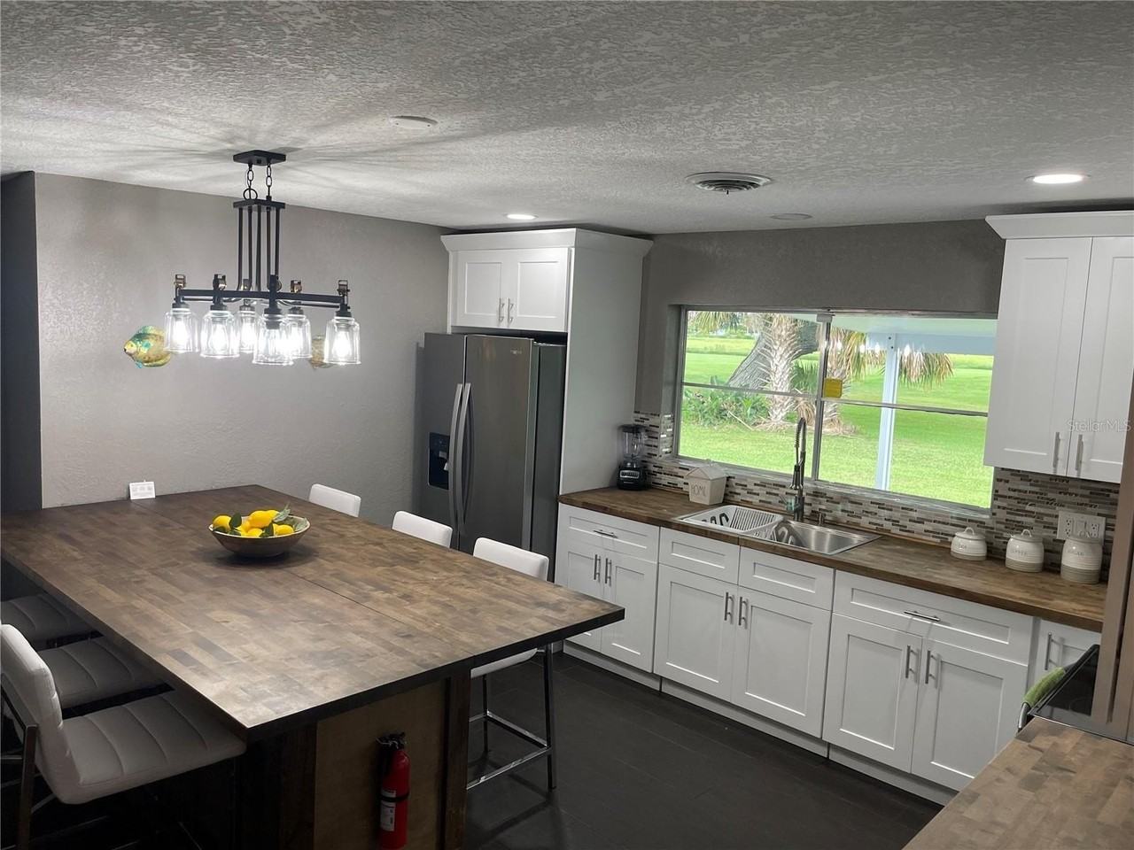 2101 Palm Blvd - Photo 3 of 17