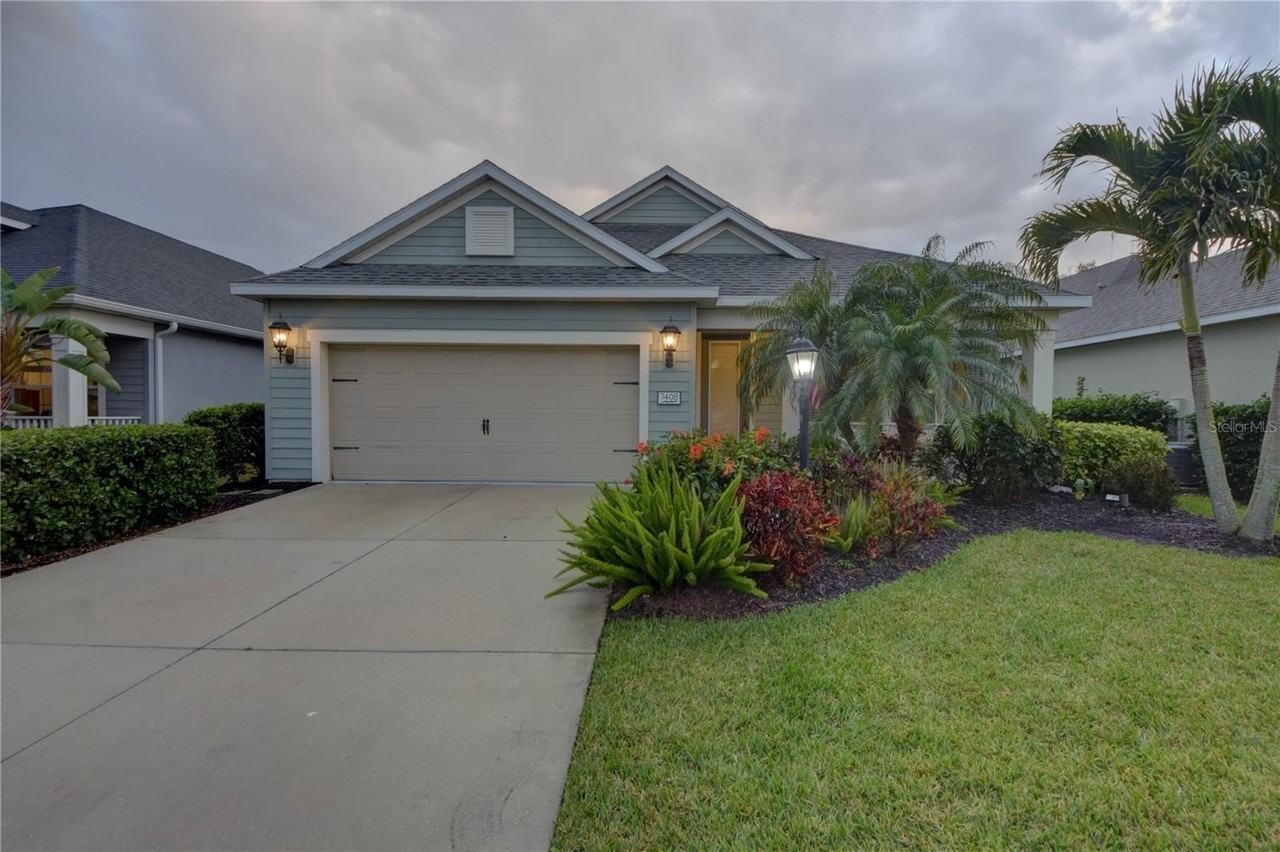 7408 Ridgelake Cir - Photo 2 of 39