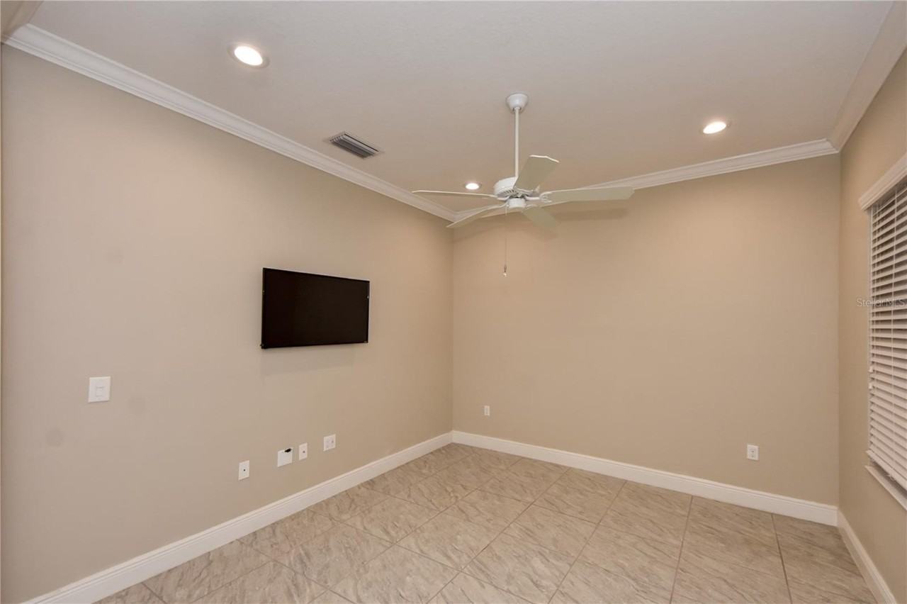 7408 Ridgelake Cir - Photo 7 of 39