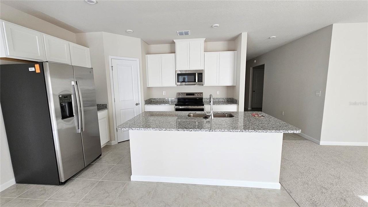 347 Biltmore Blvd - Photo 3 of 38
