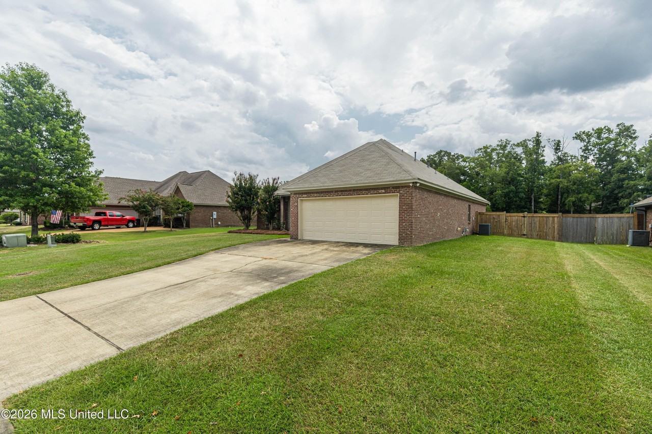 125 Mason Way - Photo 6 of 46