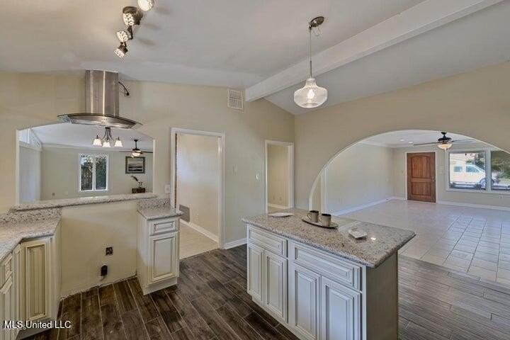 320 Lakeview Blvd - Photo 6 of 15