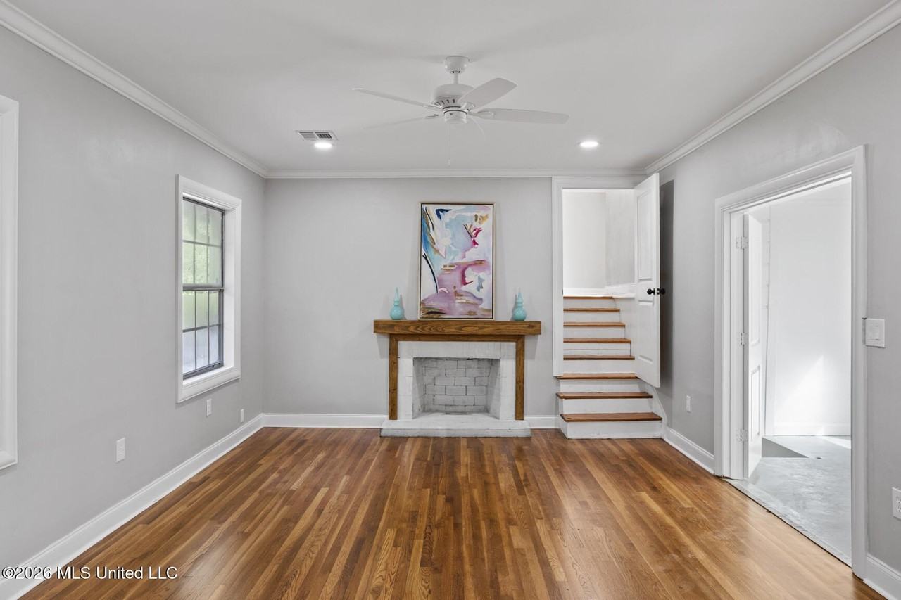1112 Meadowbrook Rd - Photo 6 of 35