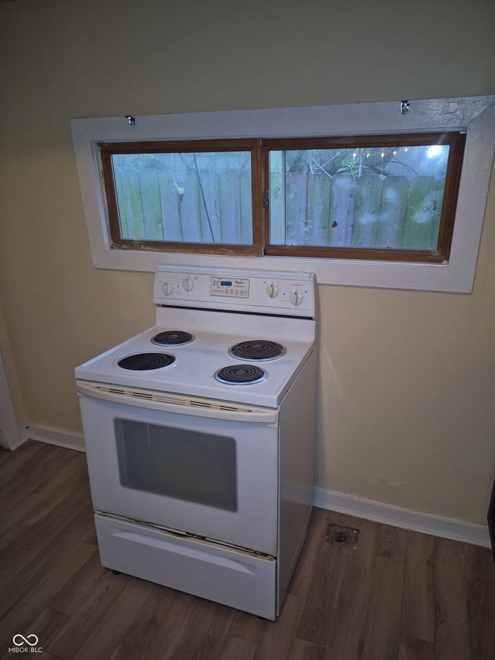 328 N Elder Ave - Photo 7 of 22