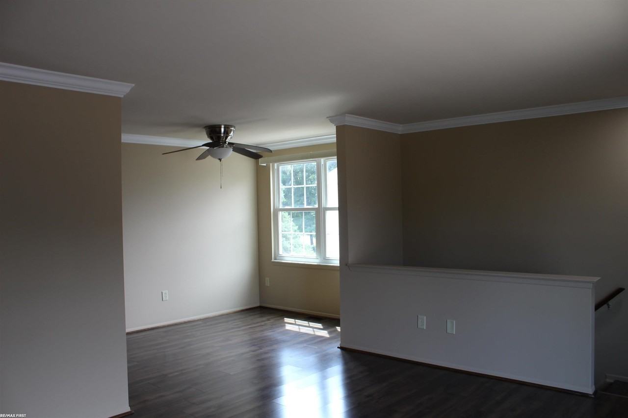 44615 N Bunker Hill Dr - Photo 5 of 19