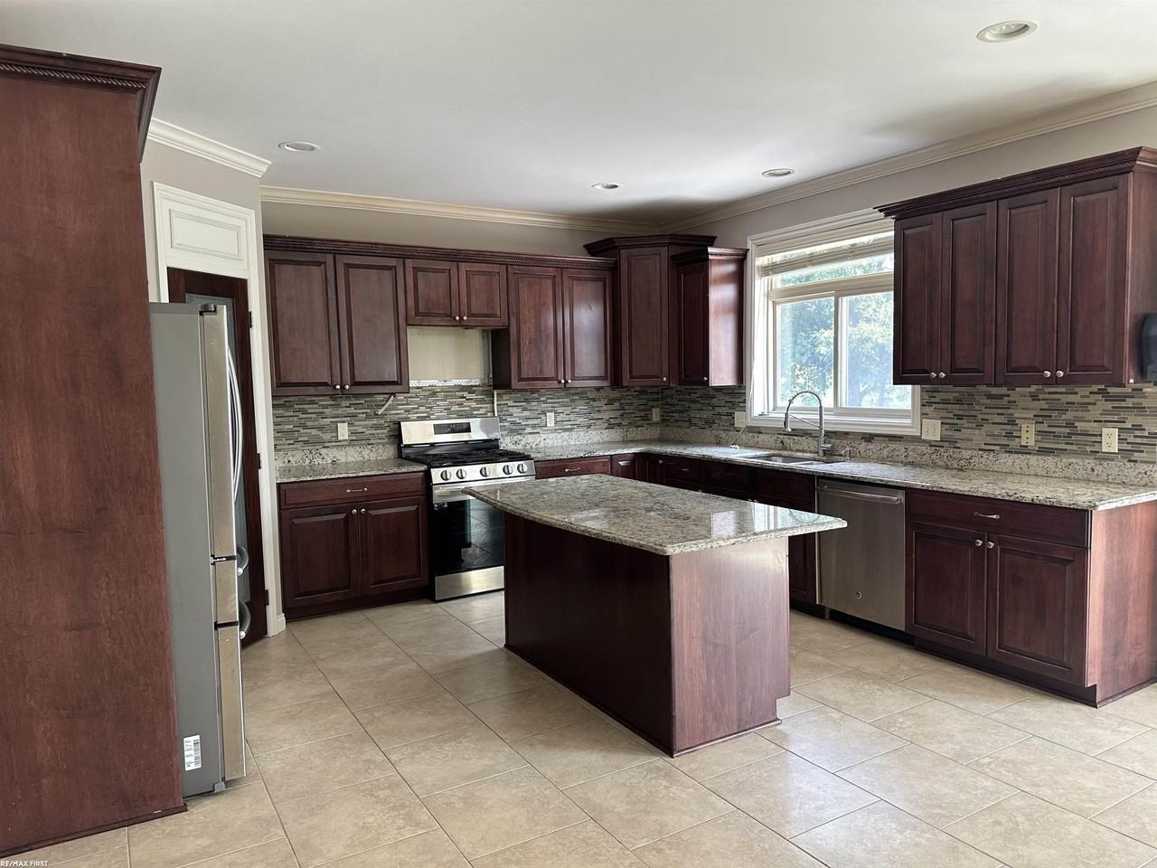 52628 Harmony Dr - Photo 3 of 14