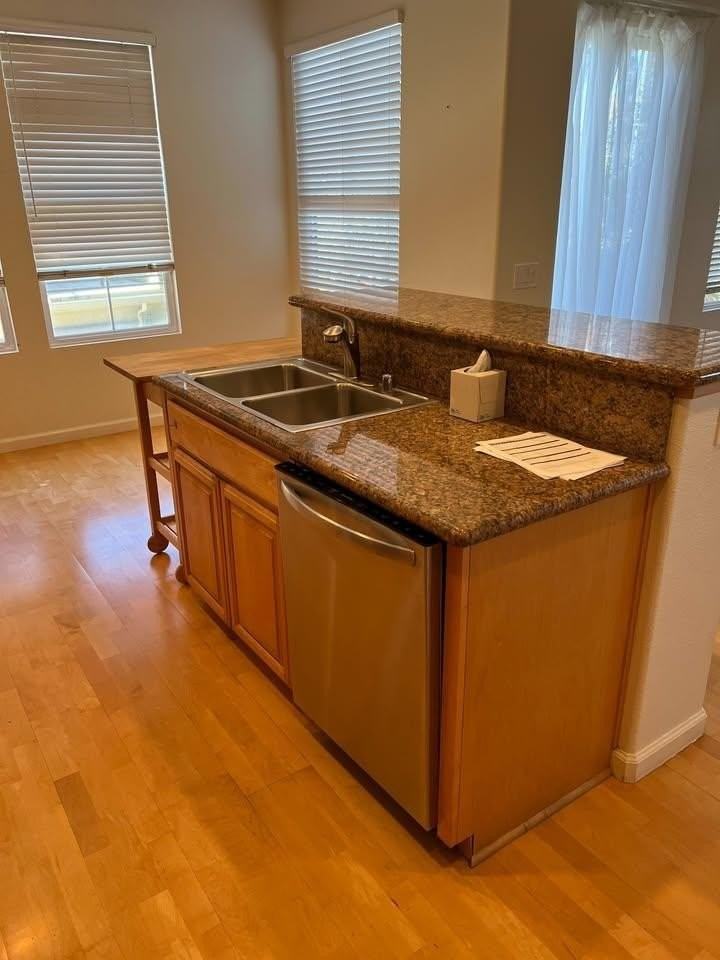 11 Royal Oak Ct - Photo 6 of 16