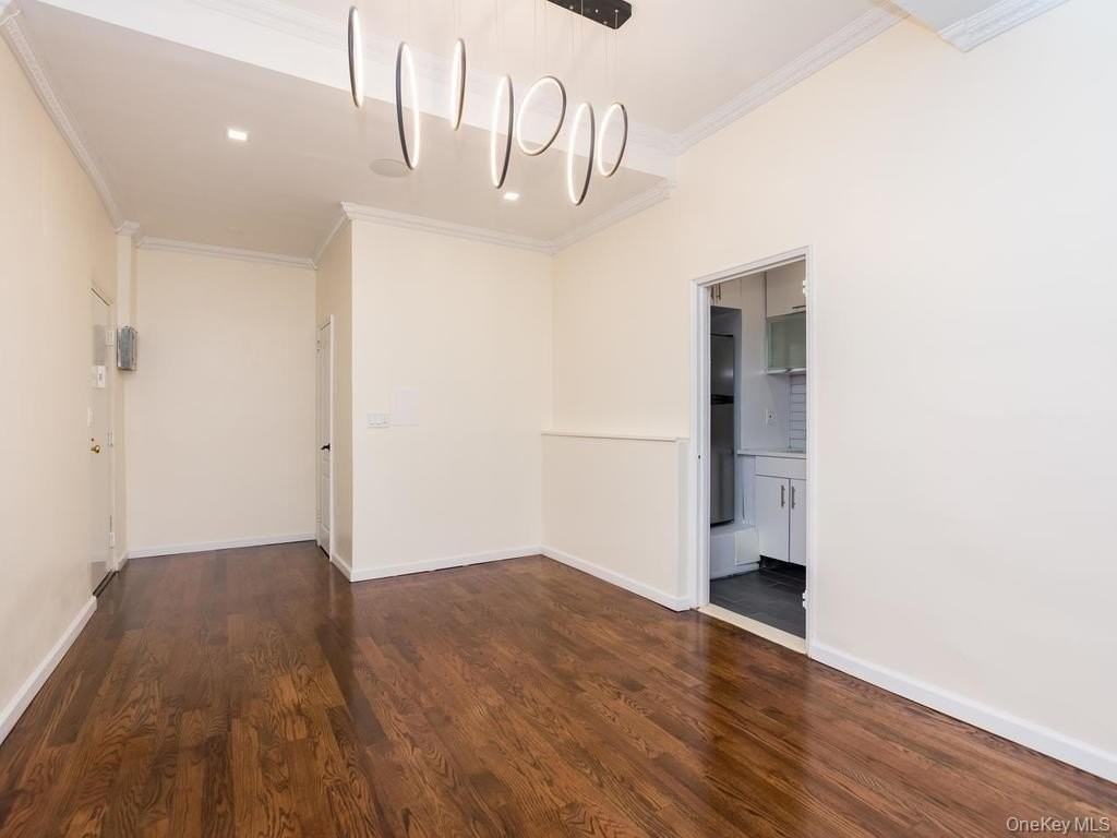 555 Mclean Ave #MM - Photo 2 of 9
