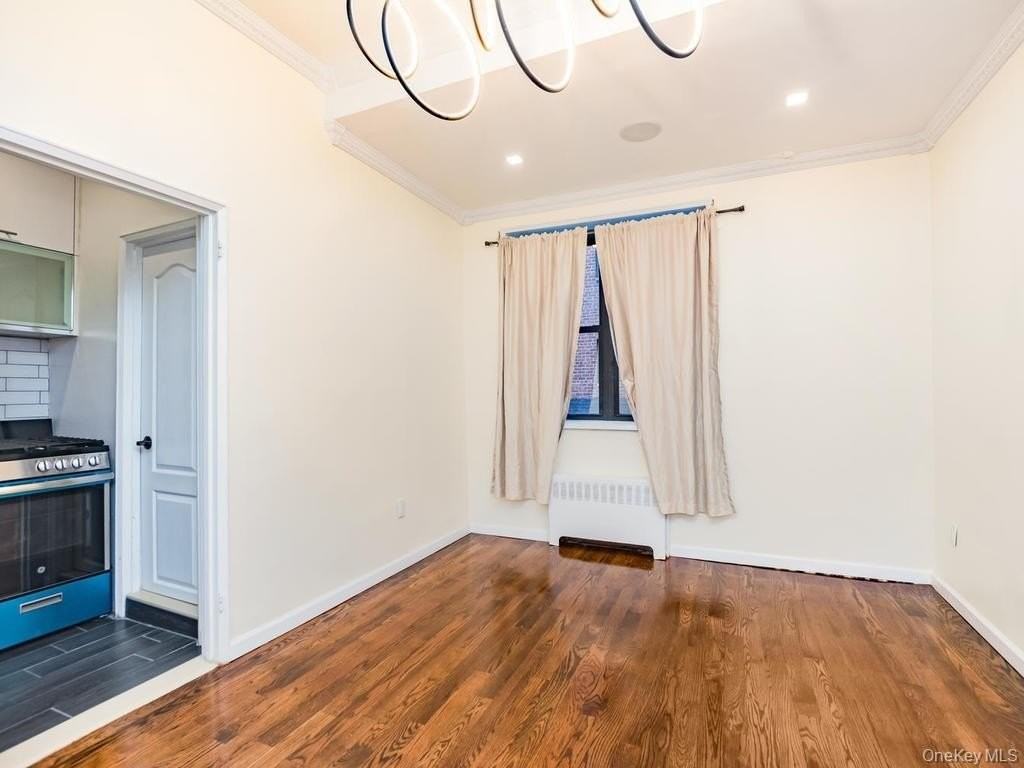 555 Mclean Ave #MM - Photo 3 of 9
