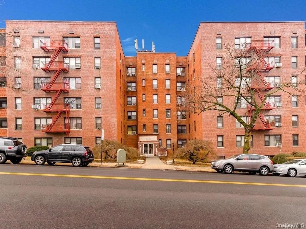 555 Mclean Ave #MM - Photo 7 of 9