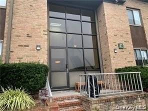 17 Brevoort Dr #2B - Photo 2 of 9