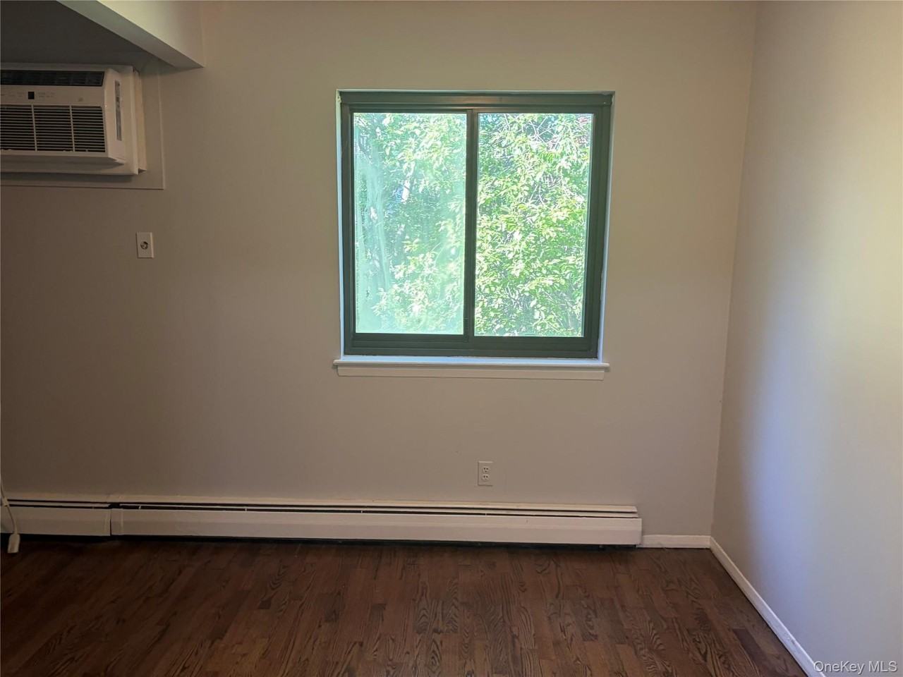 17 Brevoort Dr #2B - Photo 5 of 9