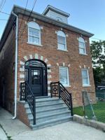 featured image of 1135 Waring Ave #2