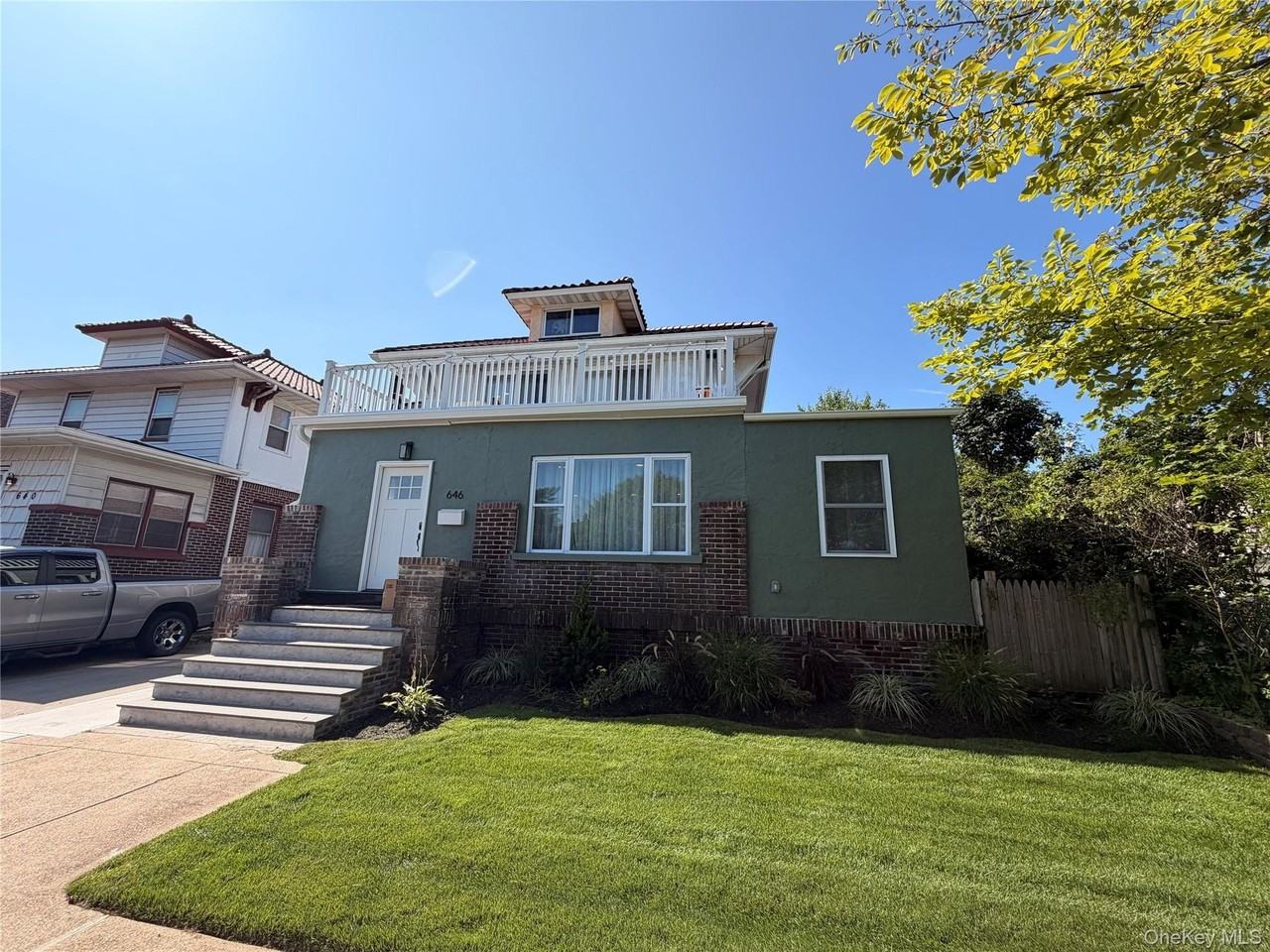 646 W Beech St - Photo 3 of 45