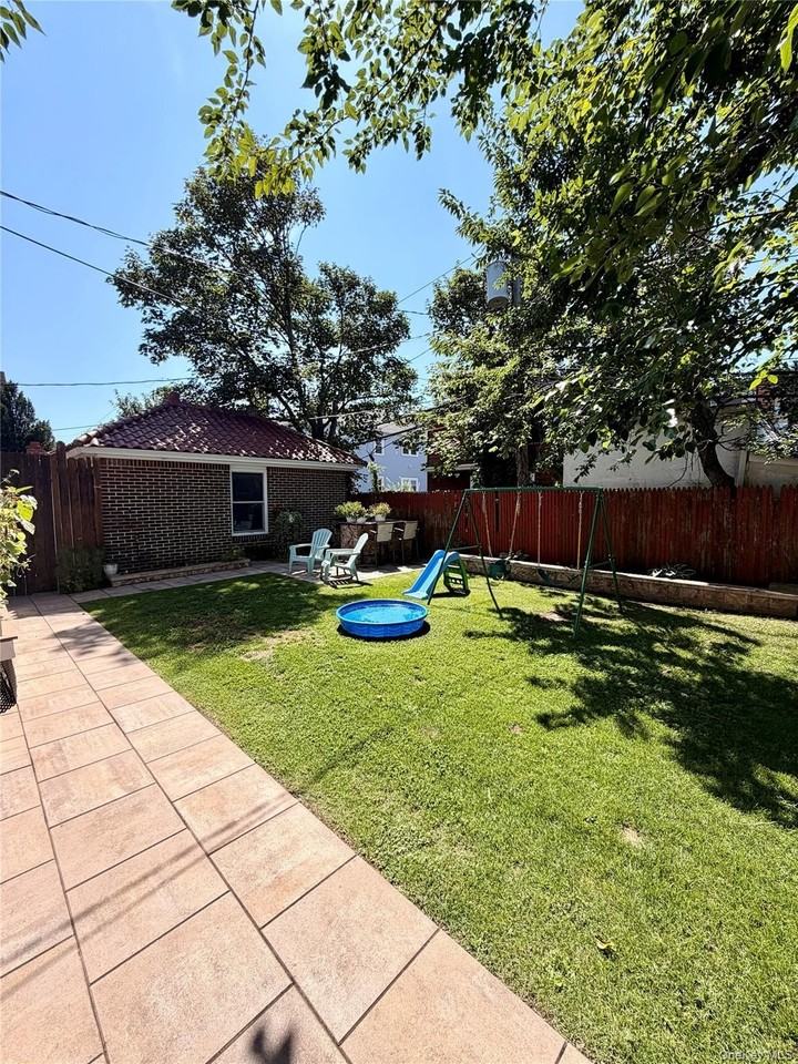 646 W Beech St - Photo 6 of 45