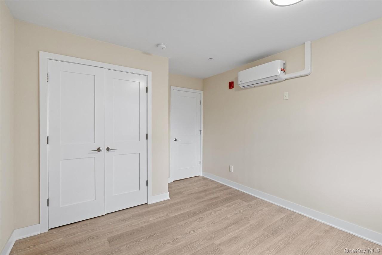 135 Wakefield Ave #401 - Photo 7 of 7
