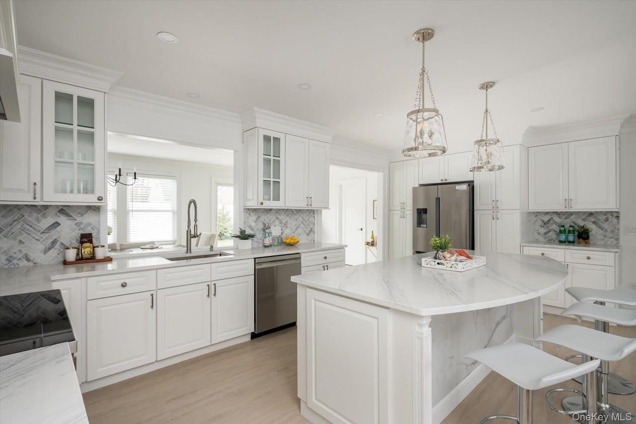 73 Stratford Rd - Photo 7 of 25