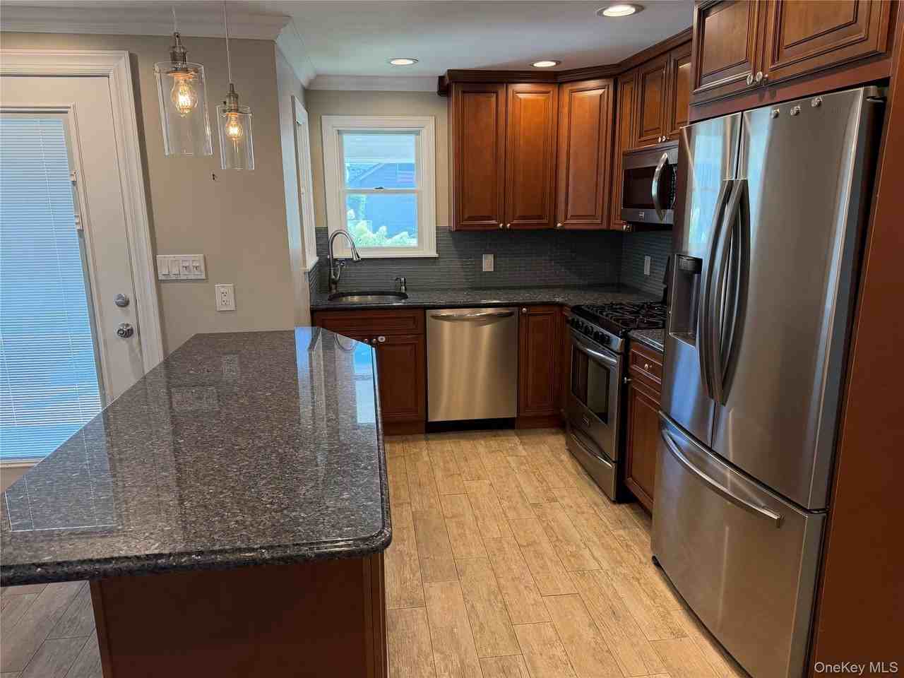 35 Trenton Ave #1stFL - Photo 4 of 22