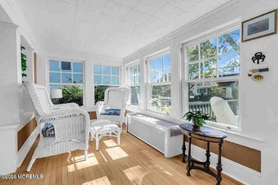 424 Burlington Ave - Photo 2 of 37
