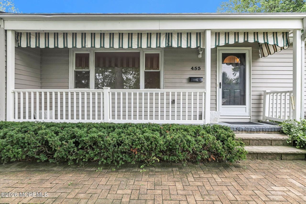 453 Milton Ave - Photo 4 of 44