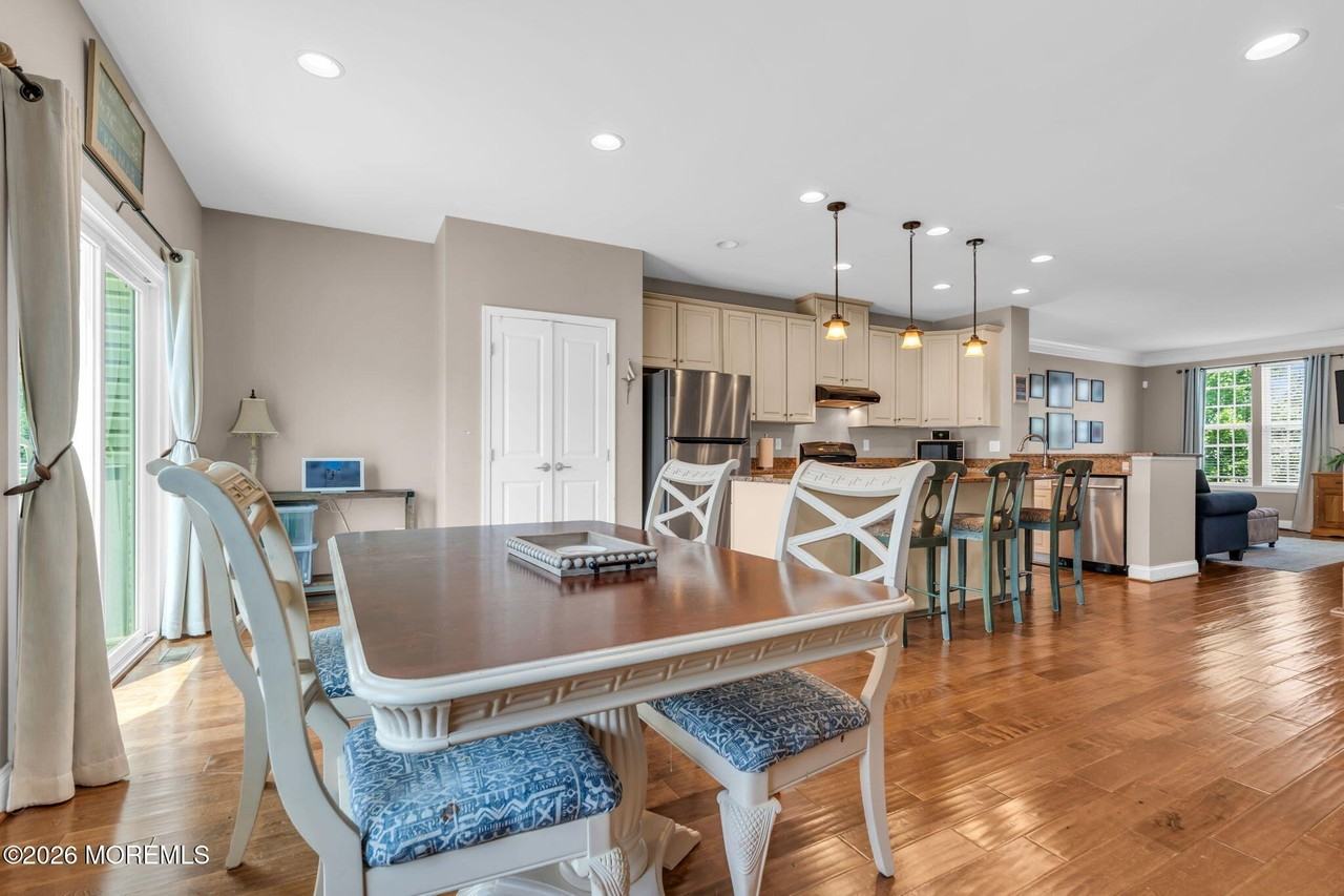 3 Olivia Dr - Photo 5 of 40