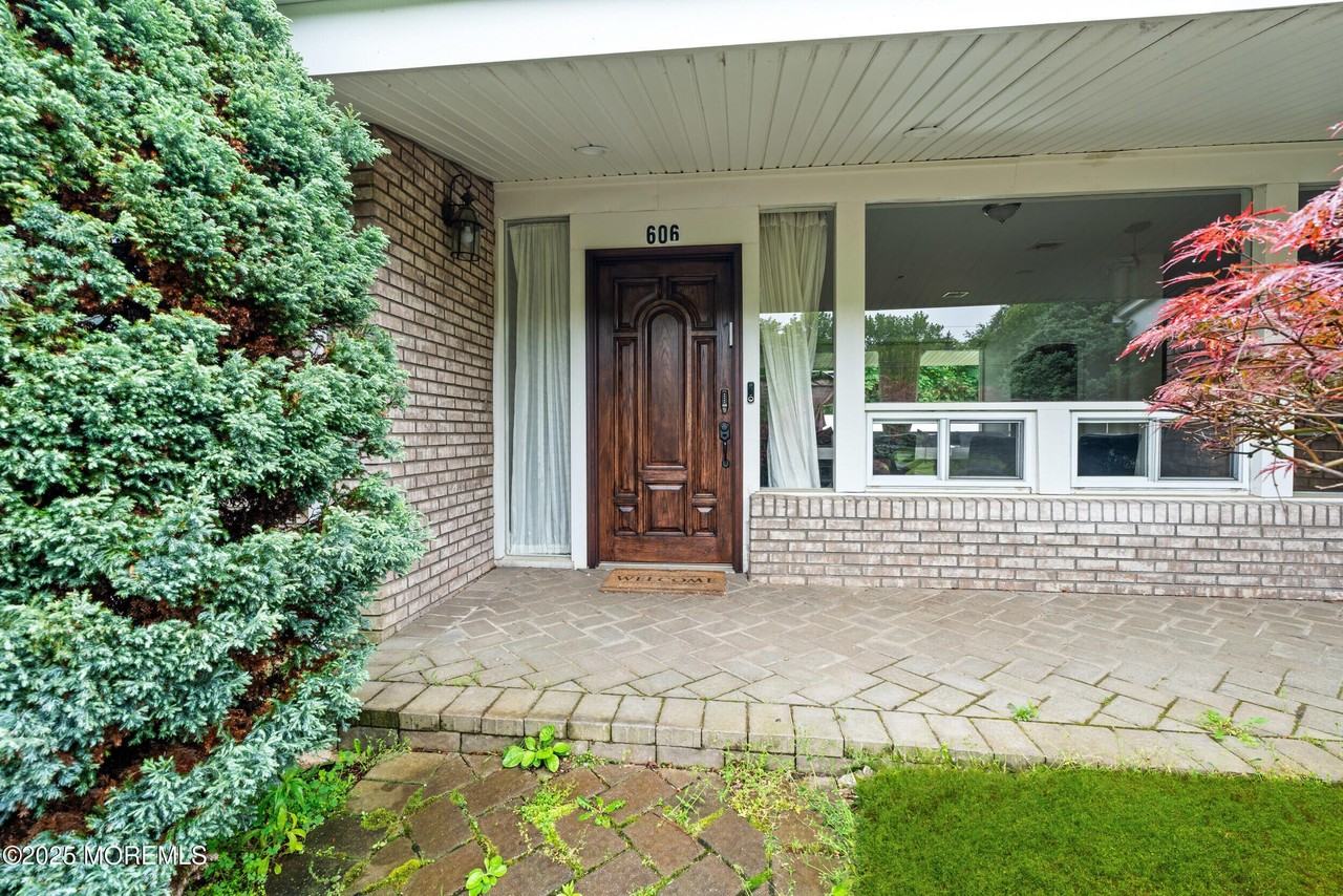 606 Deal Rd - Photo 4 of 30