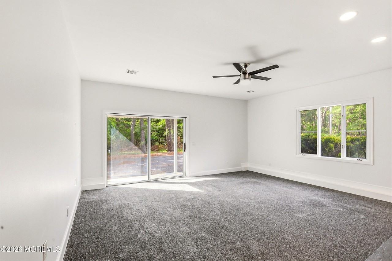 2021 Paterson Ave - Photo 6 of 29