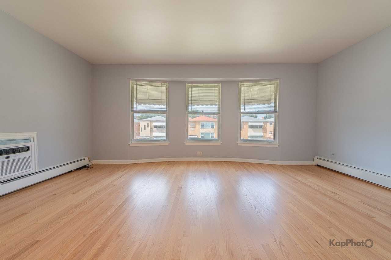8417 W Berwyn Ave #2 - Photo 4 of 29