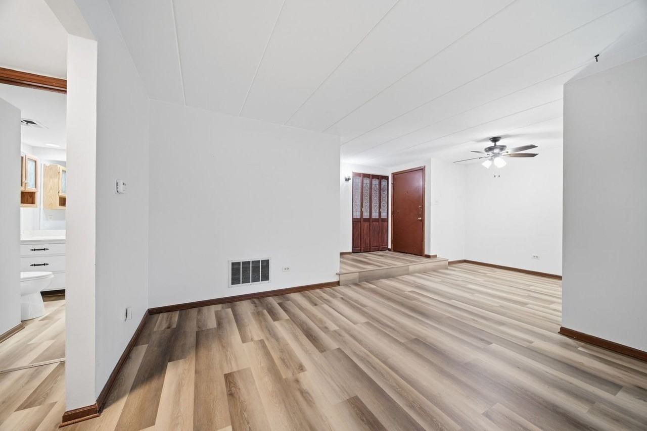 13913 Laramie Ave #112 - Photo 6 of 16