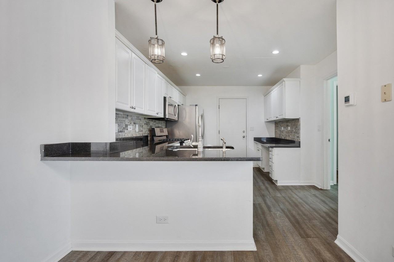 54 Egg Harbour Ct - Photo 3 of 26