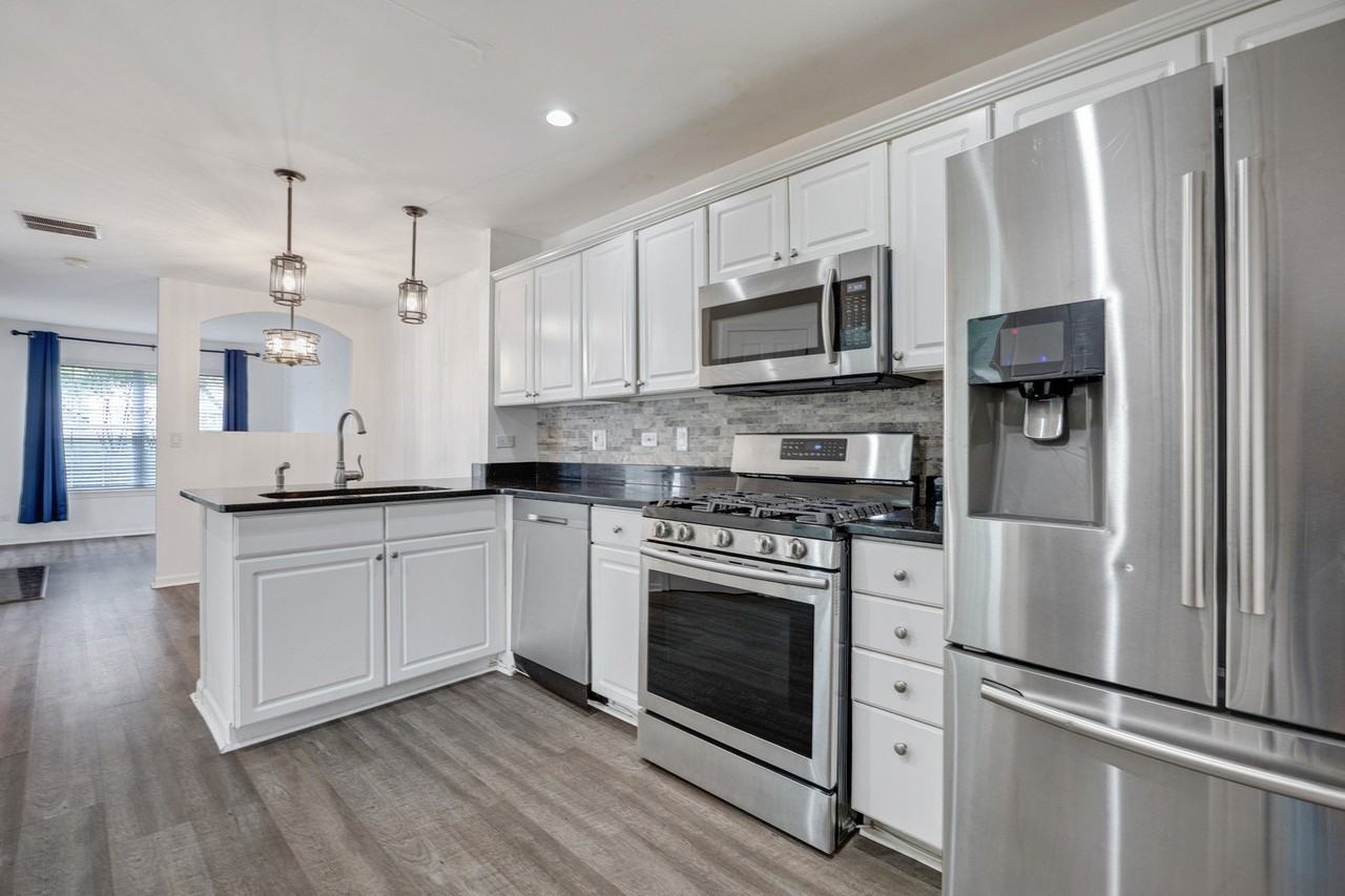 54 Egg Harbour Ct - Photo 6 of 26