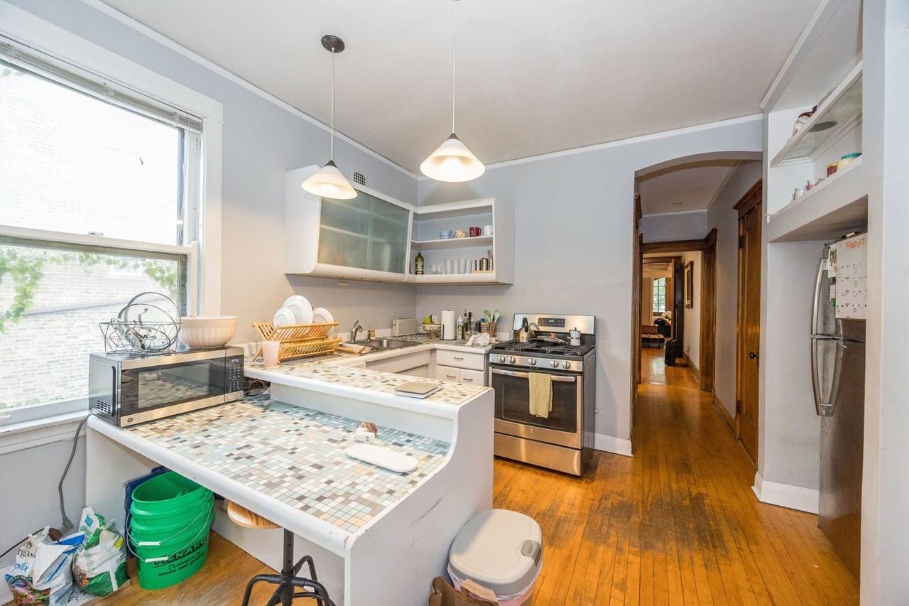 2019 N Damen Ave #2F - Photo 5 of 10